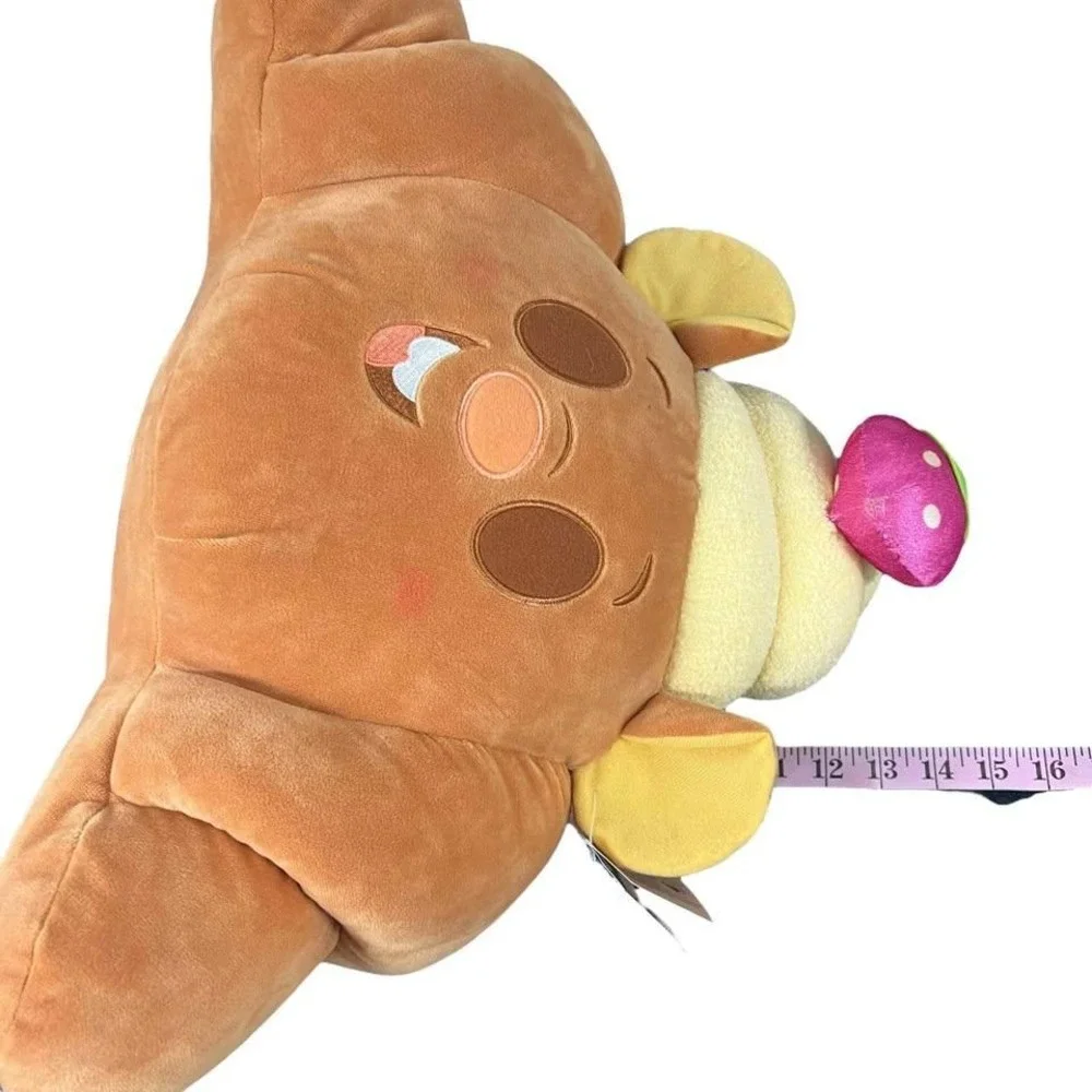 Disney Pixar‎ Emile Strawberry Croissant Disney Munchlings Pixar Brown